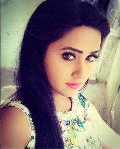 kajal raghwani hot look