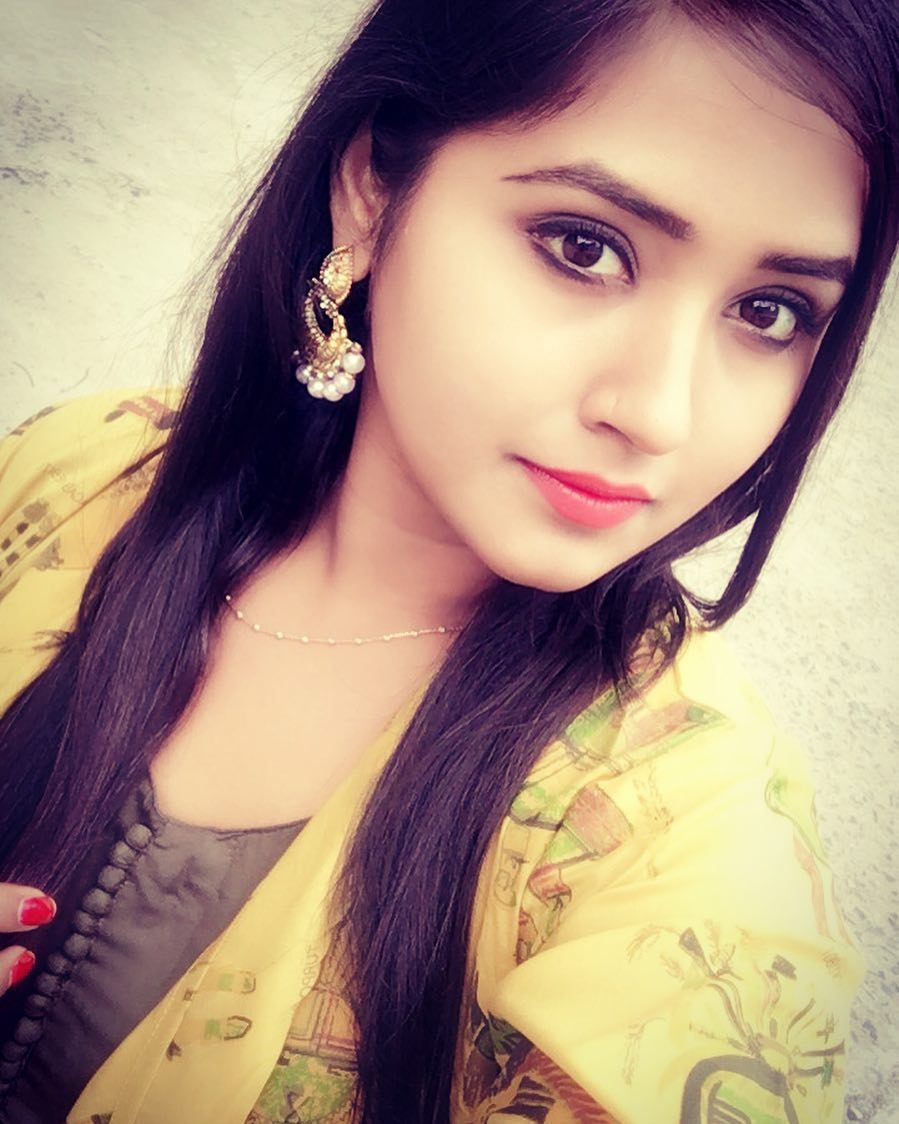 Bhojpuri Actress kajal raghwani selfie in HD