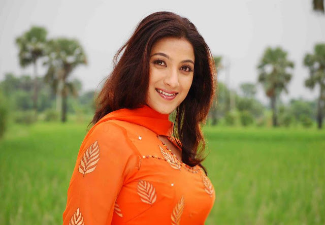 Sweety Chhabra HD Wallpaper, Photos, Images, Photo Gallery