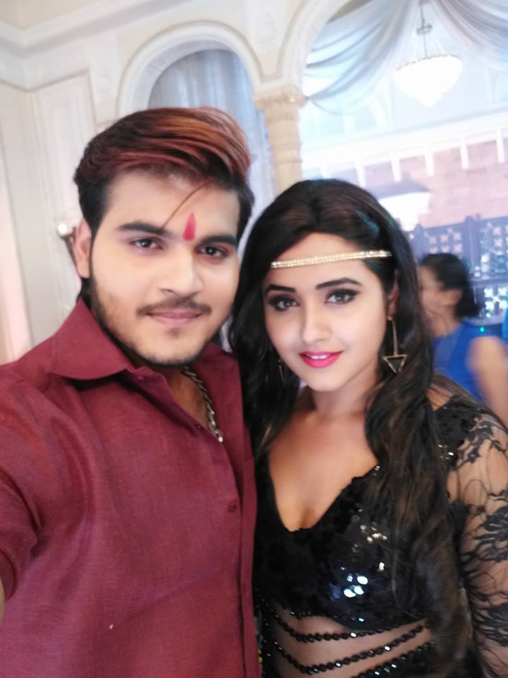 Arvind Akela Kallu and kajal raghwani