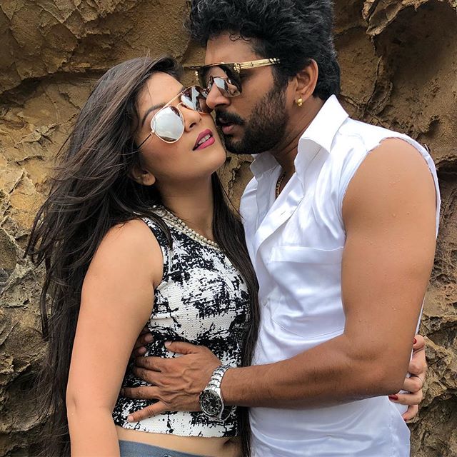 Yash-Singh-and-Nidhi-Jha-Photo