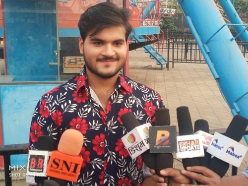 Bhojpuri Star Actor Arvind Akela Kallu Ji Talking With Media