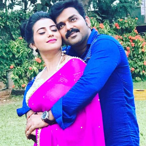 Pawan Singh and akshara singh Images