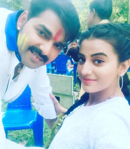 Pawan Singh and akshara singh Images