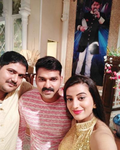 Pawan Singh and akshara singh Images