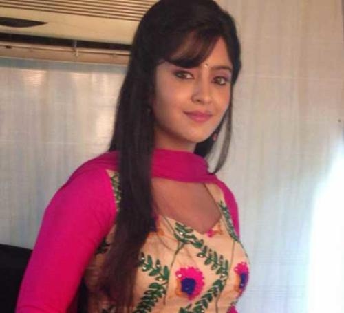 Shubhi Sharma Bhojpuri Actress HD Images