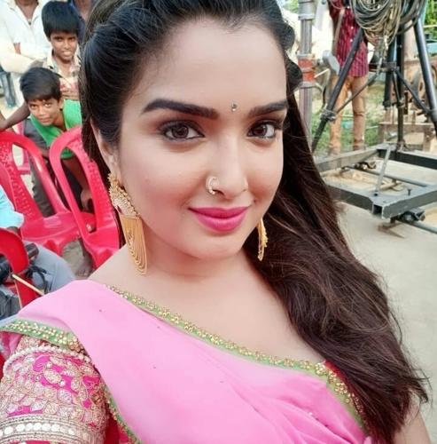 Amrapali Dubey Bhojpuri Actress HD Wallpapers (18)