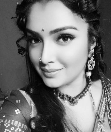 Amrapali Dubey Bhojpuri Actress HD Wallpapers (8)